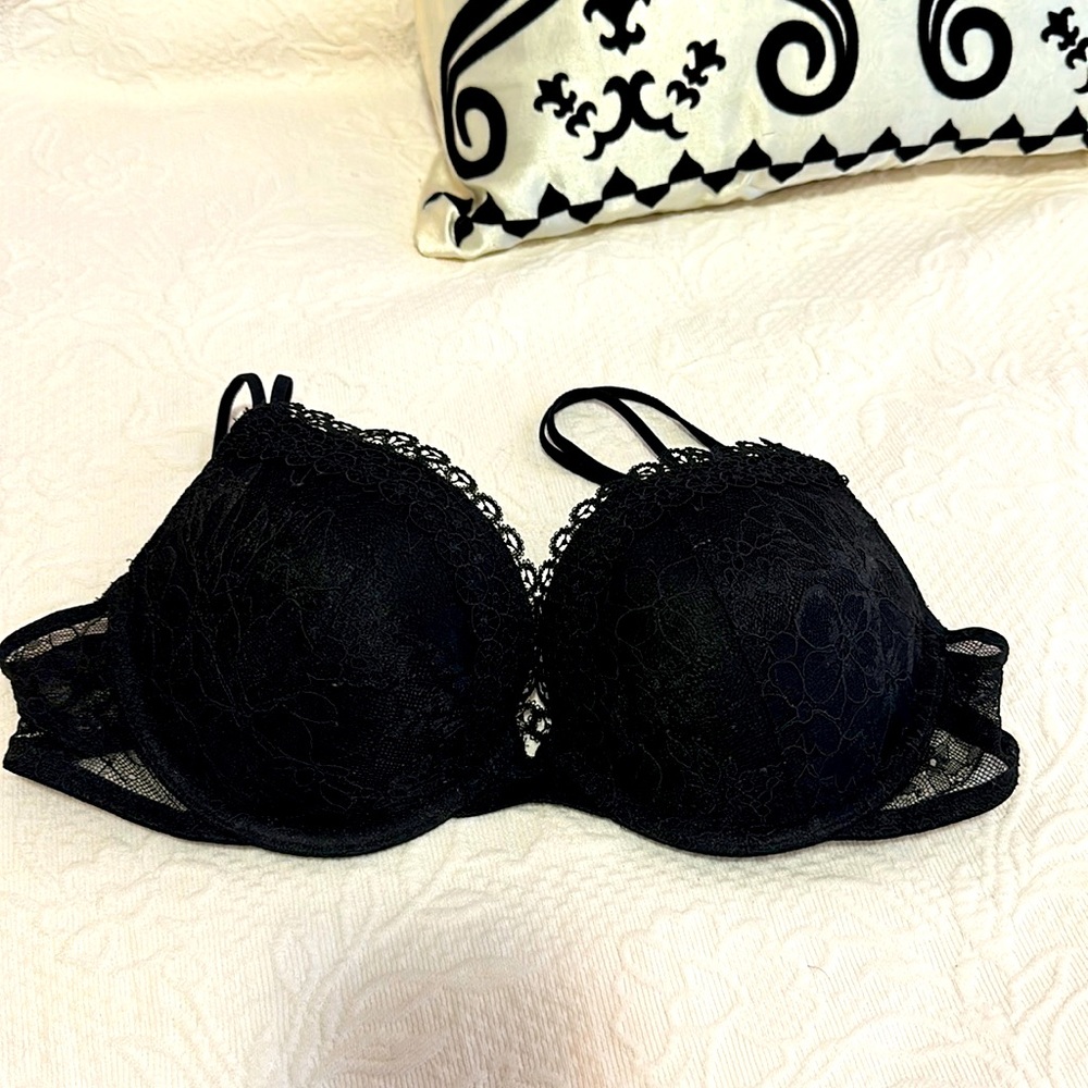 Victoria’s Secret push-up bra, size 34C